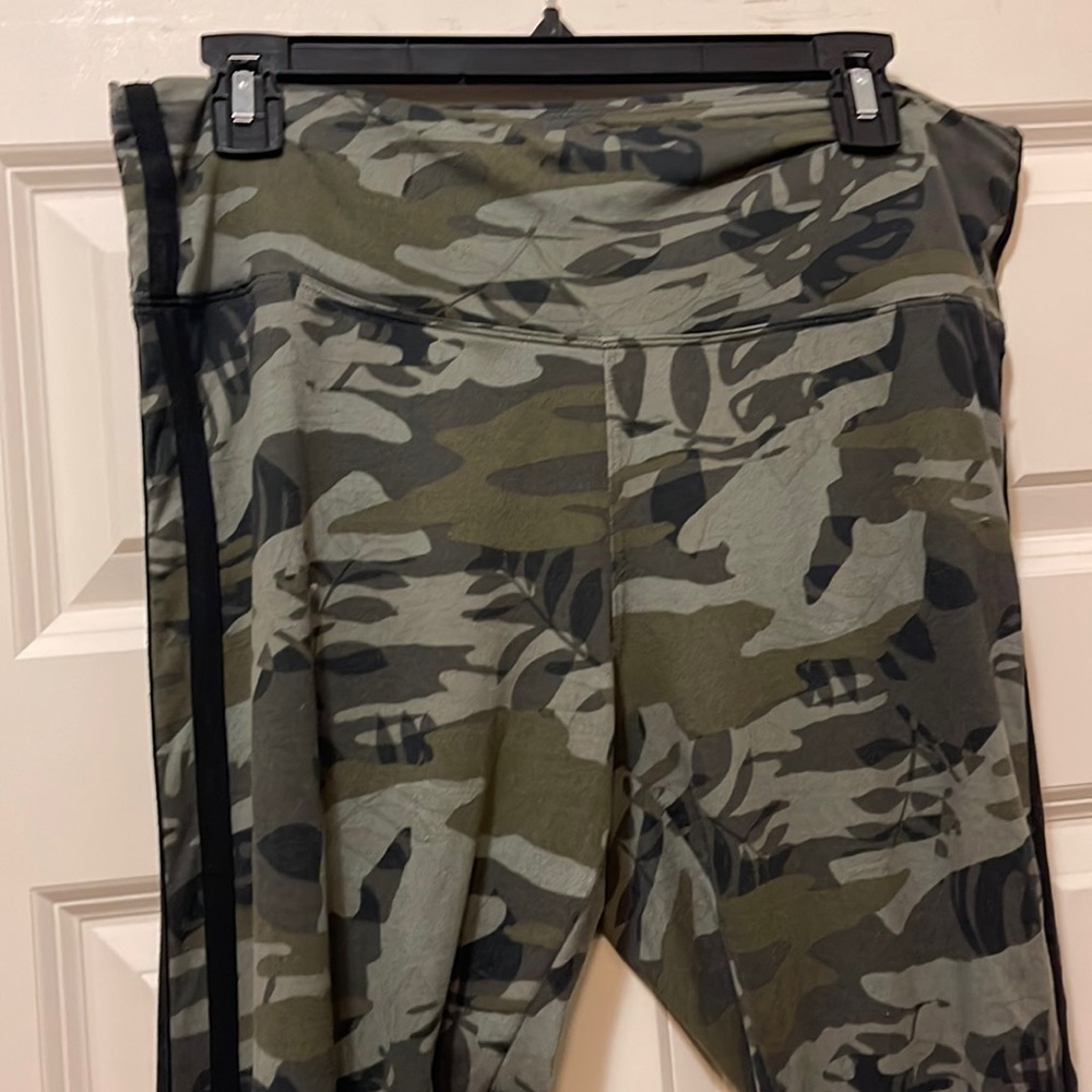 Express One Eleven Leggings